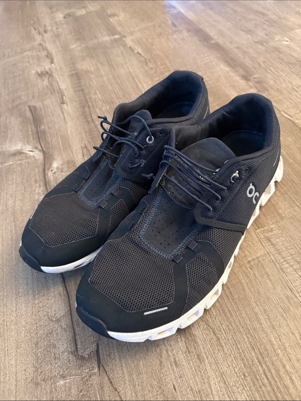 On Cloud Mens Swiss Engineering Travel Running Shoes Sneakers Black size 12.5